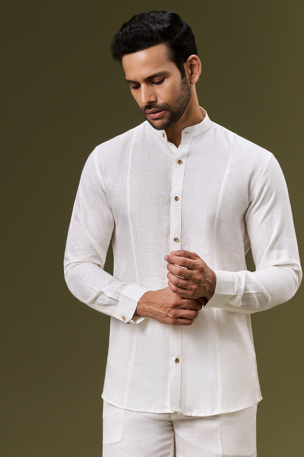 Ivory Linen Bundi Set with Thread and Cut Dana Work